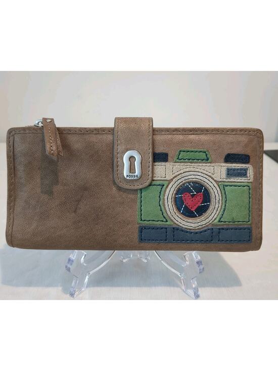 Fossil Handbags - Fossil Brown Womens Fold Wallet Geometric Camera Lamb Leather Zipper Button Logo